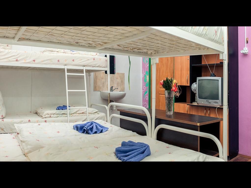 Apple Hostel Leópolis Habitación foto